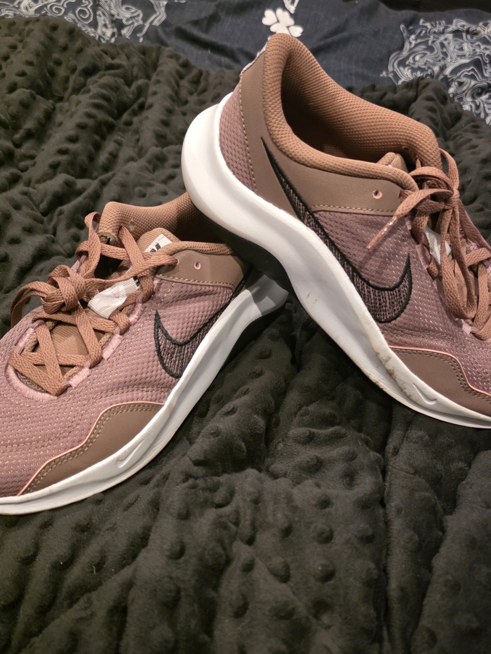 Women's Nike Legend Essential 3 Next Nature training shoes in a smokey mauve